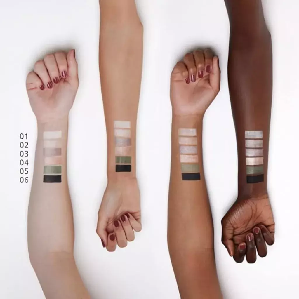 Essence Soft Touch Eyeshadow – 06 Pitch Black (2g)