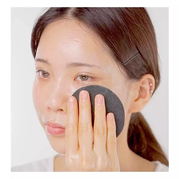 Dear Klairs Gentle Black Cleansing Puff