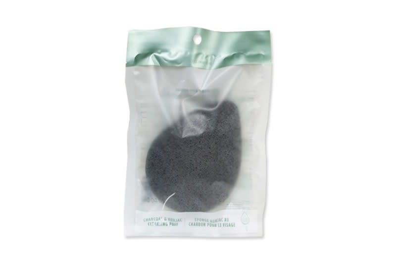 The Face Shop Daily Beauty Tools Charcoal Plant Cleansing Puff