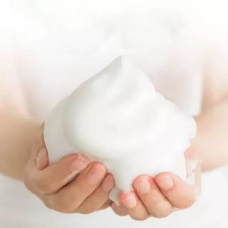 Dove Premium Moisture Care Foaming Body Wash (470gm)