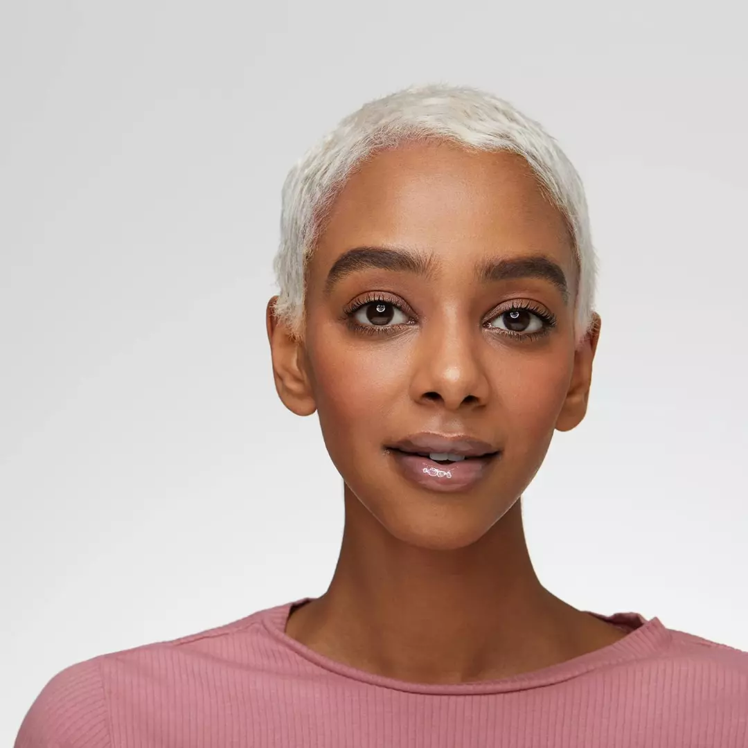 Essence Extreme Shine Volume Lip Gloss - 01 Transparent (5ml)