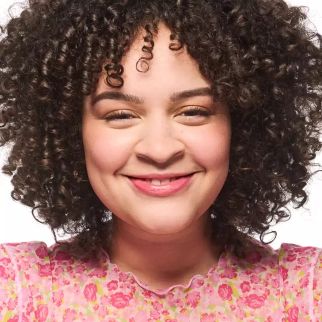 Essence Foundation Stick – 140 Light Neutral (10g)