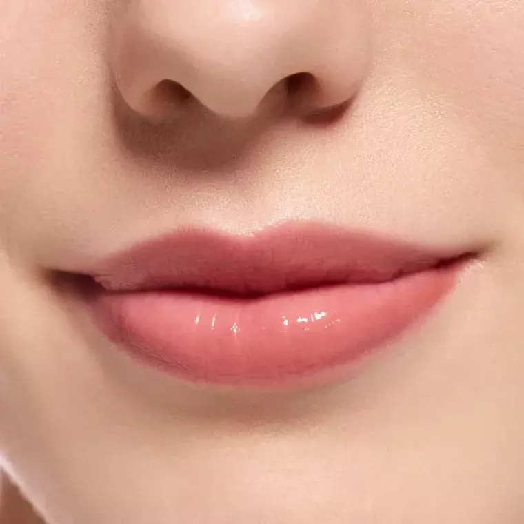 Essence Juicy Bomb Plumping Lipgloss #04 Blossom Peach (2.6ml)