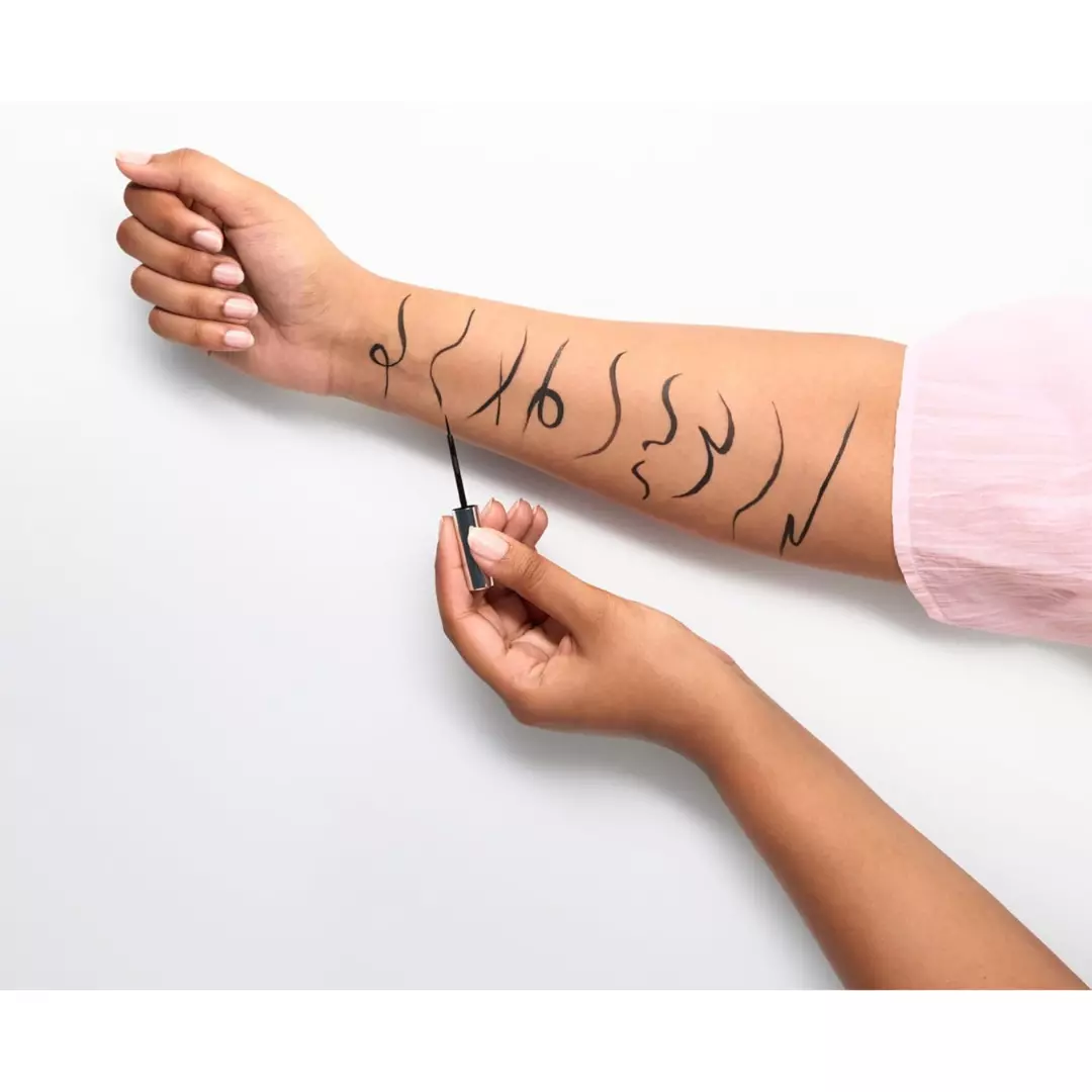 Essence Liquid Ink Eyeliner - 01 Black