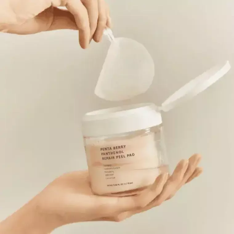 Heveblue Penta Berry Panthenol Repair Peel Pad (70 pads)