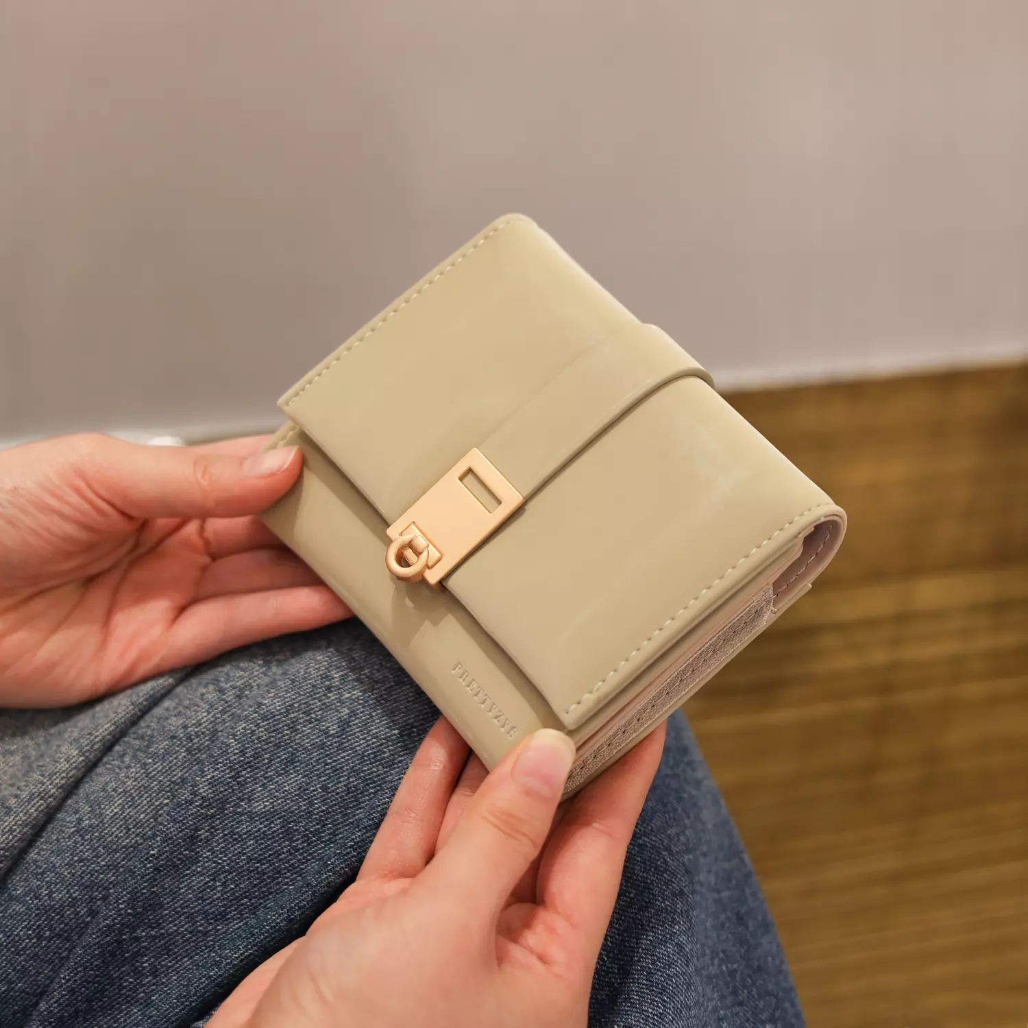 Prettyzys RFID Blocking Multicard Wallet - GREEN