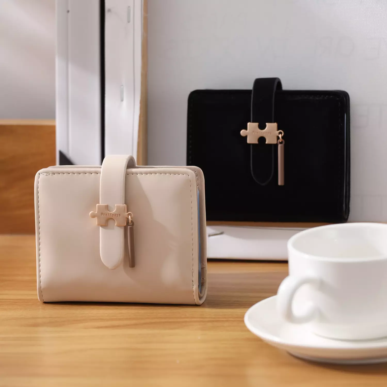Prettyzys PT25-213 RFID Blocking Card Wallet - APRICOT