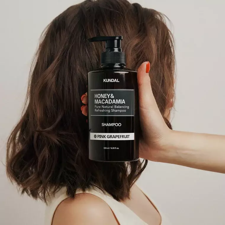 Kundal Honey & Macadamia Shampoo Pink Grapefruit (500ml)