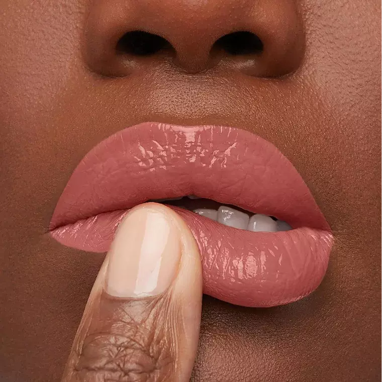 Maybelline New York Super Stay Vinyl Ink Gloss Lipstick #100 Charmed (4.2ml)